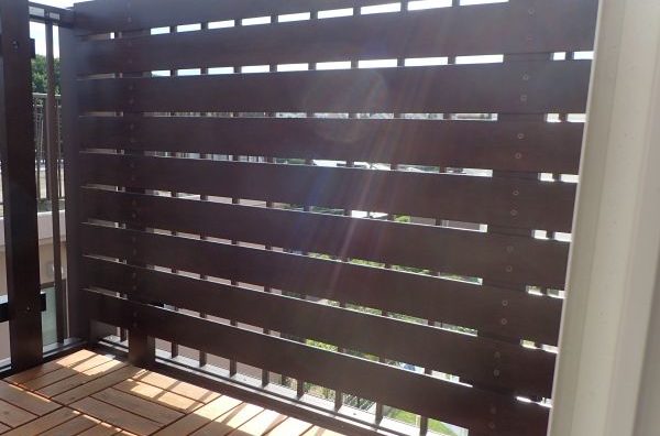 DIY ウッドフェンス 作業記録　ようやく1面完成　まだ先は長い